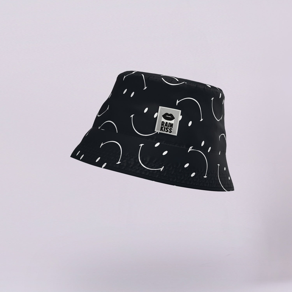 NWT Smiley Rainkiss Waterproof Bucket Hat